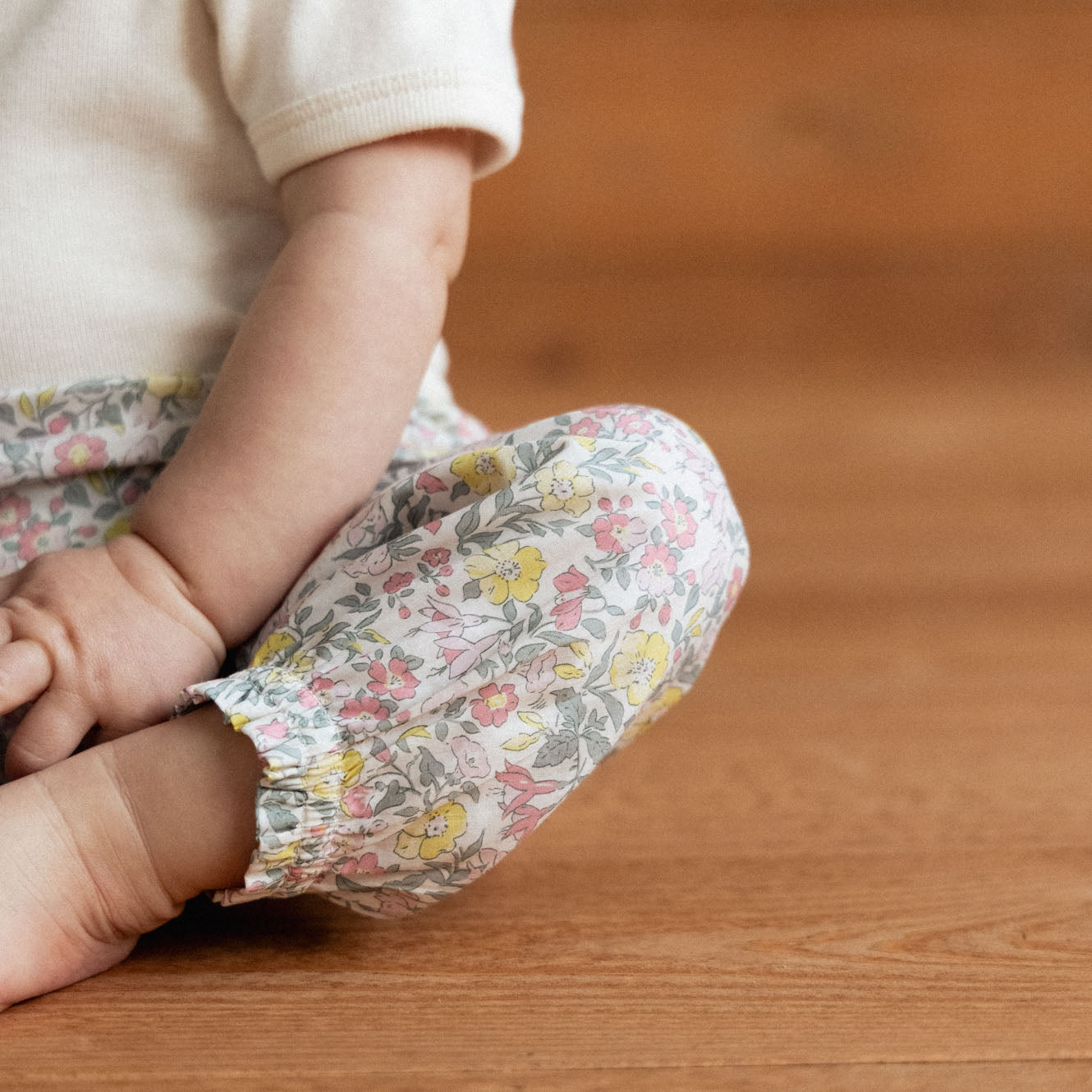 DAPHNE PANTS LIBERTY | Spring Garden-Extra Img - 2