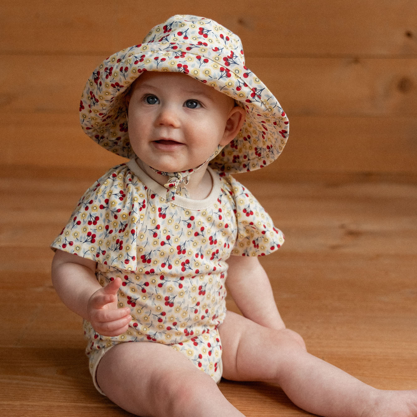 HOLIDAY SUNHAT | Kitchen Garden Print-Extra Img - 1