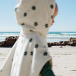 ORG COTTON PONCHO TOWEL | Flora Natural Print-Extra Img - 1