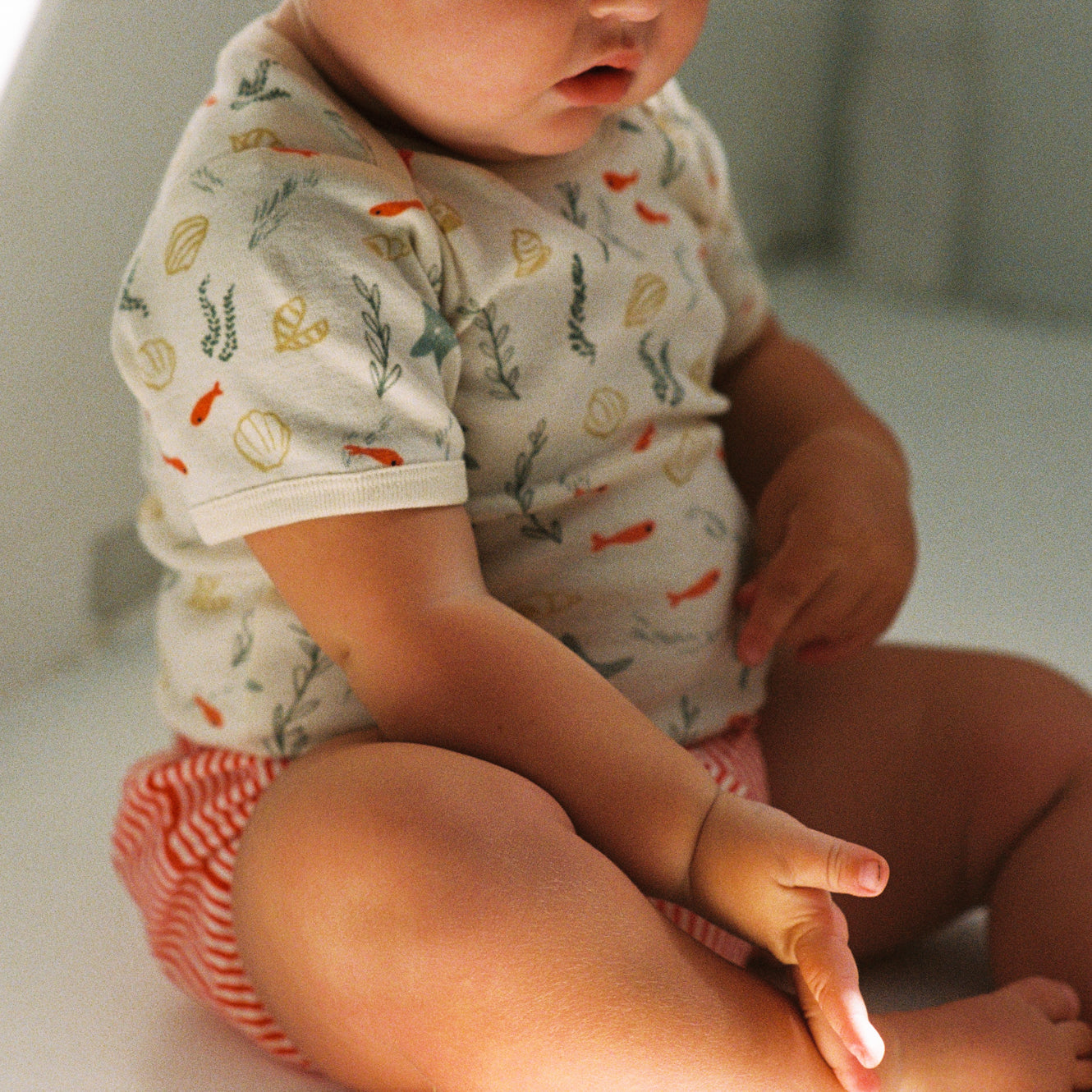 SHORT SLEEVE BODYSUIT | Snorkel Print-Extra Img - 4