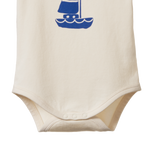 STRETCH JERSEY S/S BODYSUIT | Sail Boat Print-Extra Img - 3