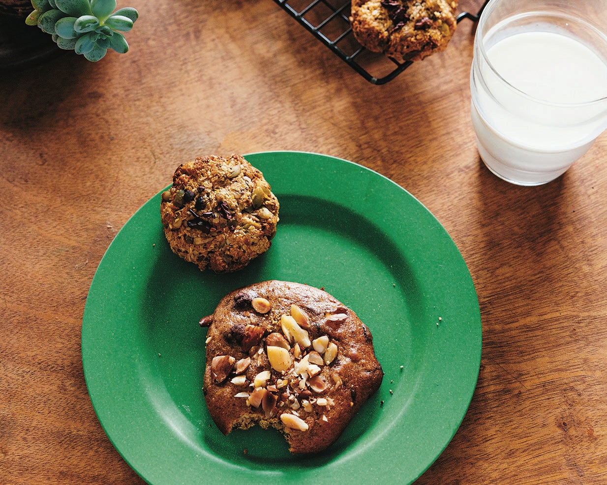 recipe: almond, chocolate + chickpea cookies 